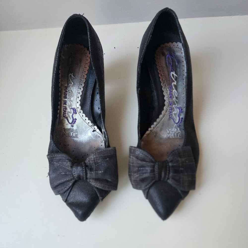 Vera Pelle charcoal grey heels with bow